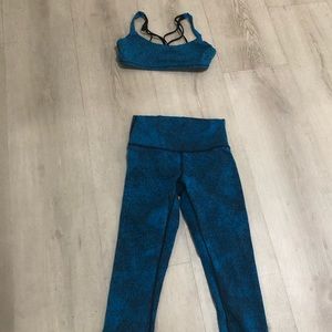 Lululemon yoga set